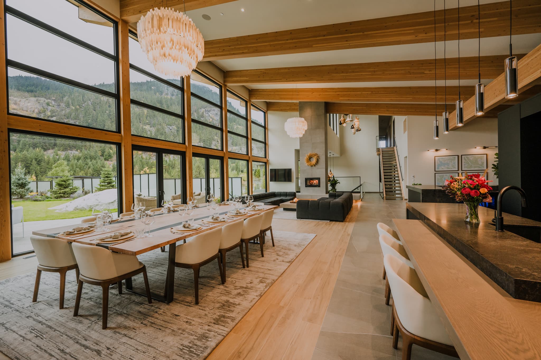 Wedge Mountain Lodge & Spa Great Room 2