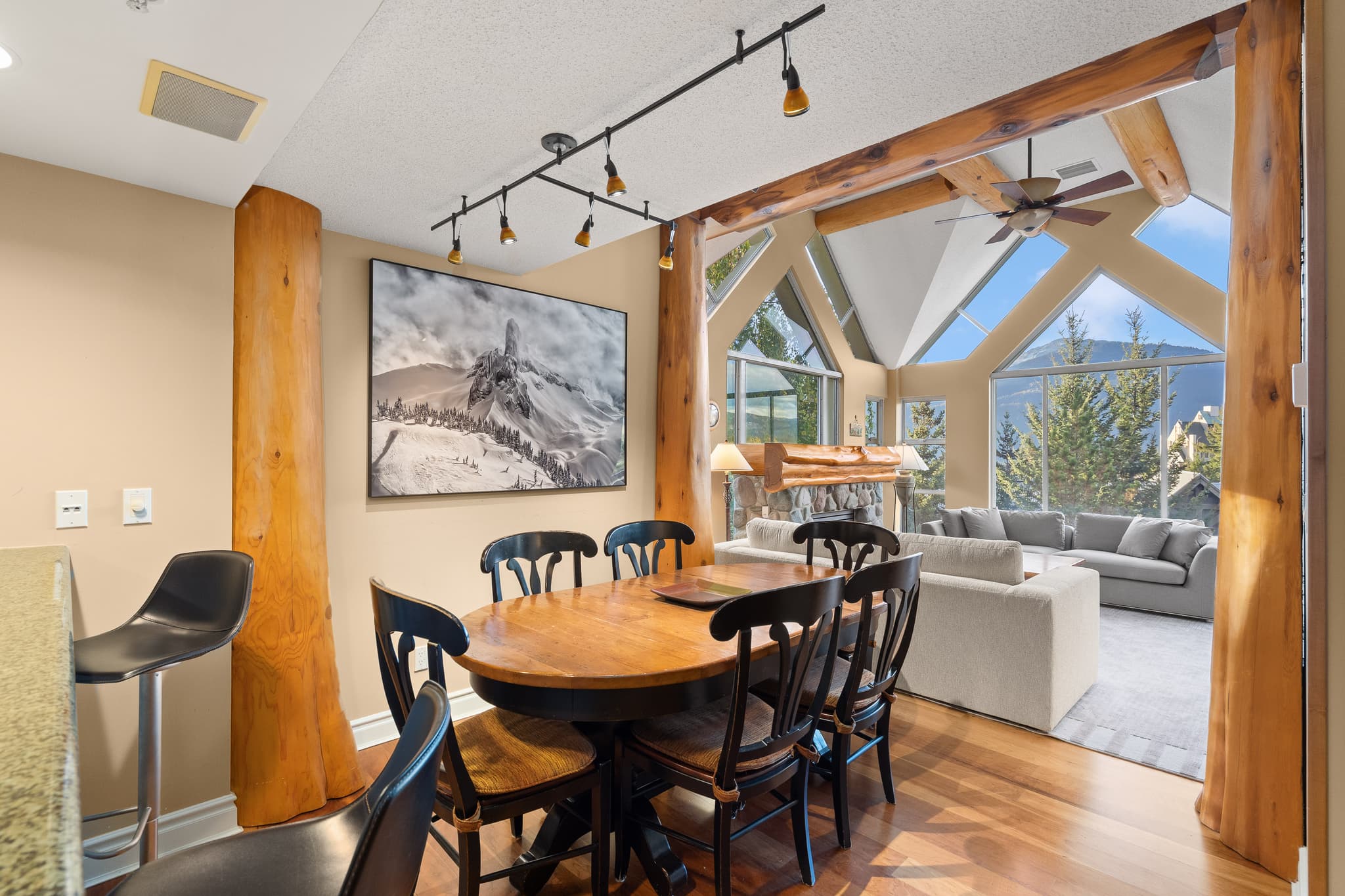 Woodrun Lodge ski-in ski-out penthouse 5