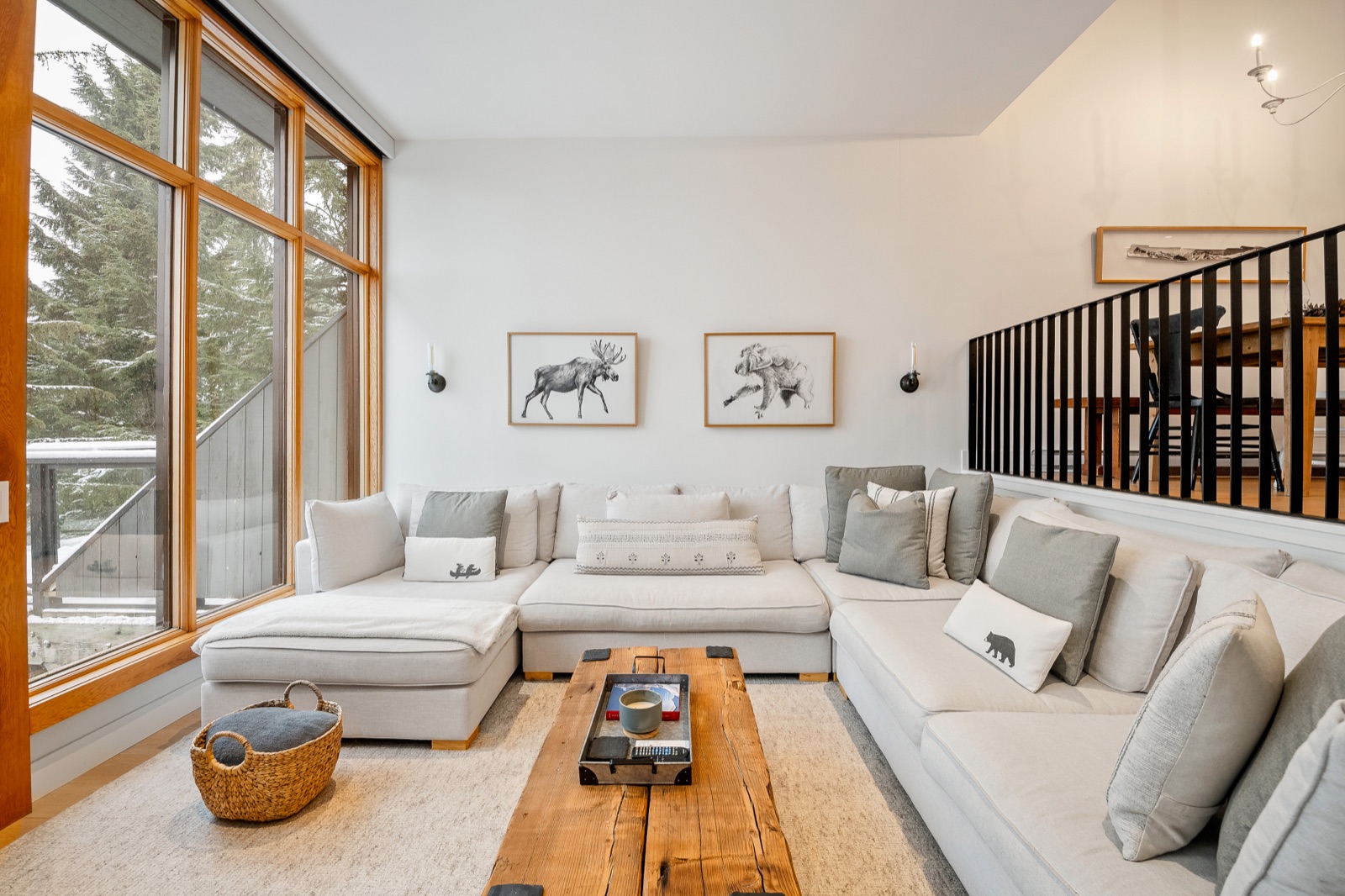Luxe 5-BED Scandinave Retreat 8
