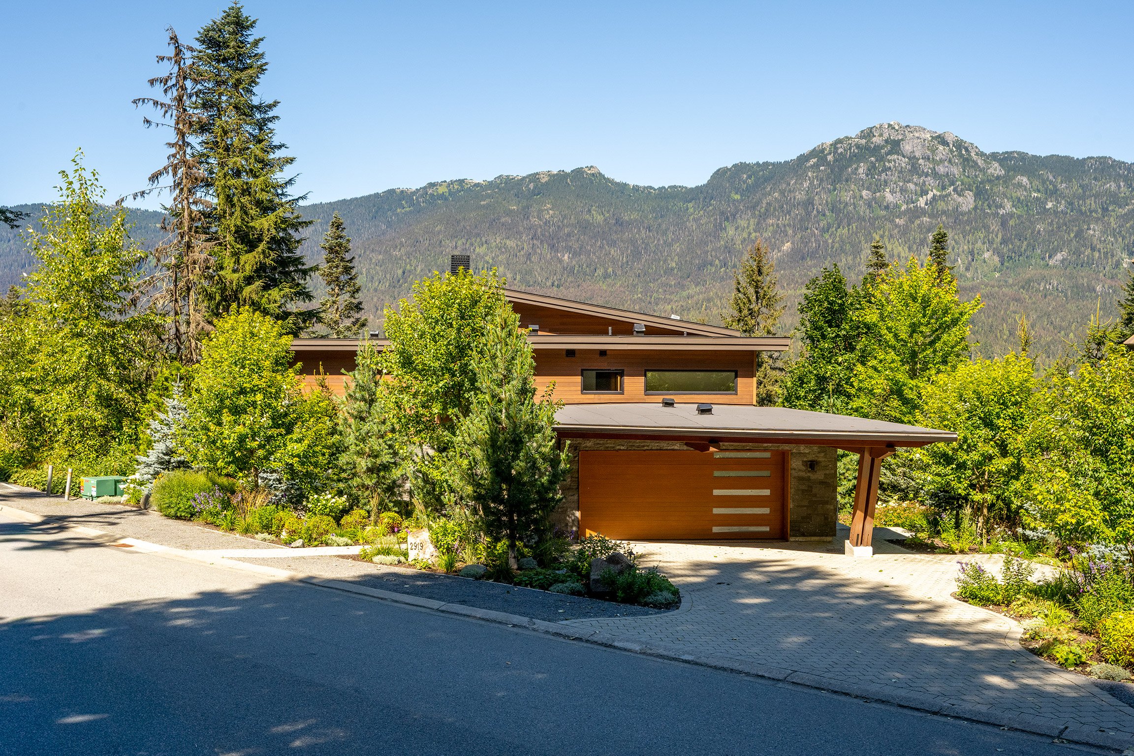 Luxury Kadenwood property interior 2