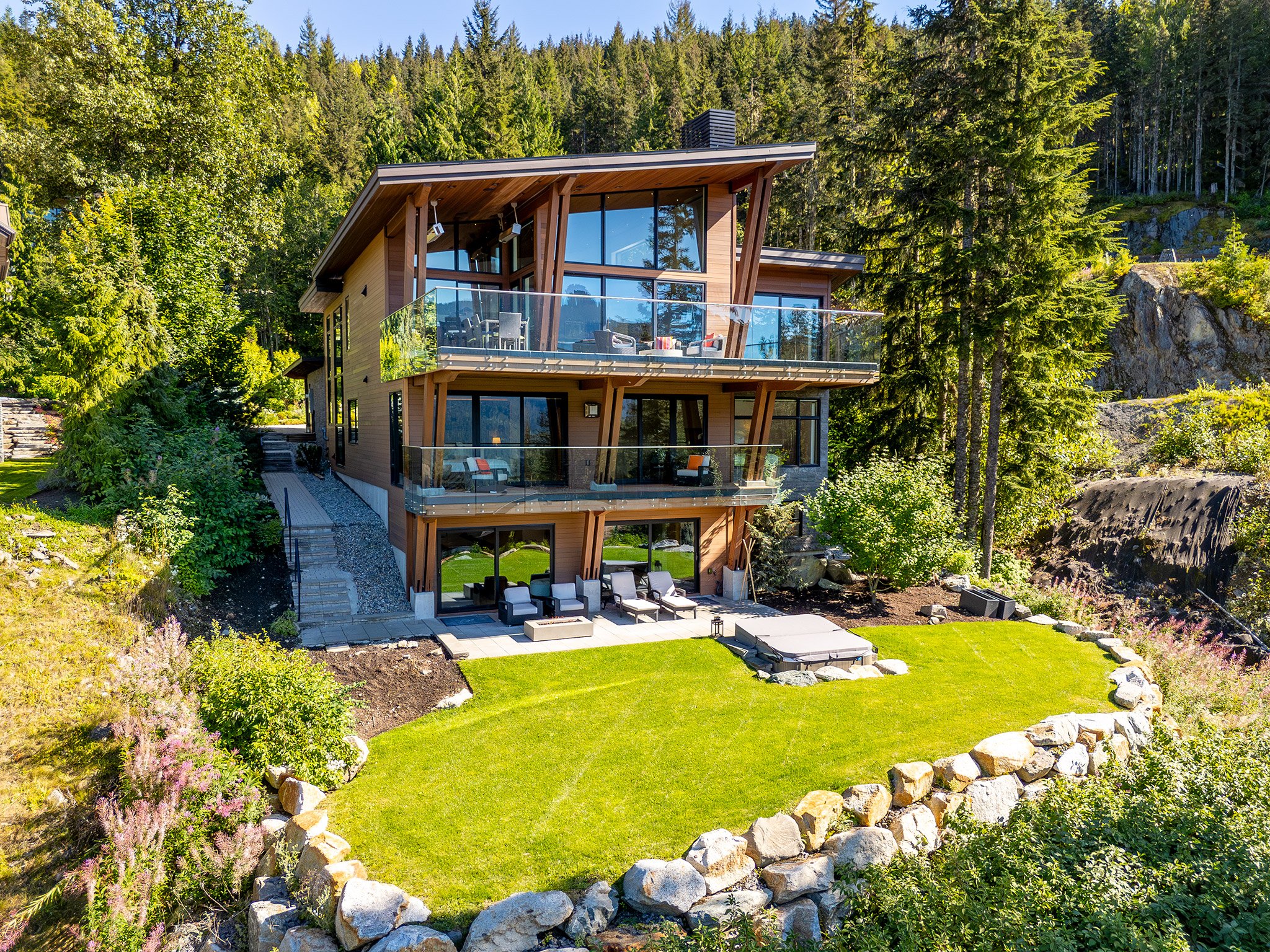 Luxury Kadenwood property interior 3