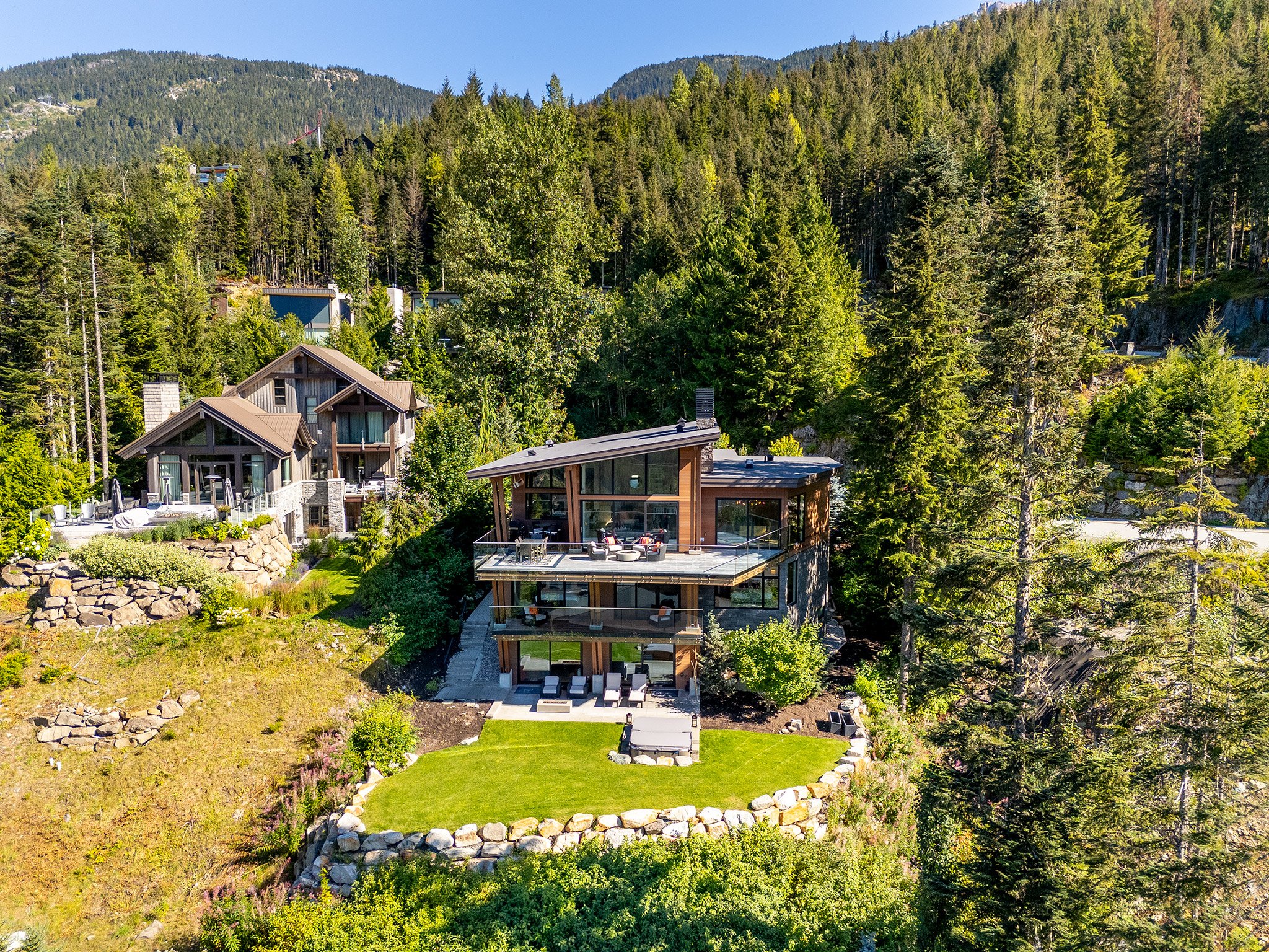 Luxury Kadenwood property interior 5